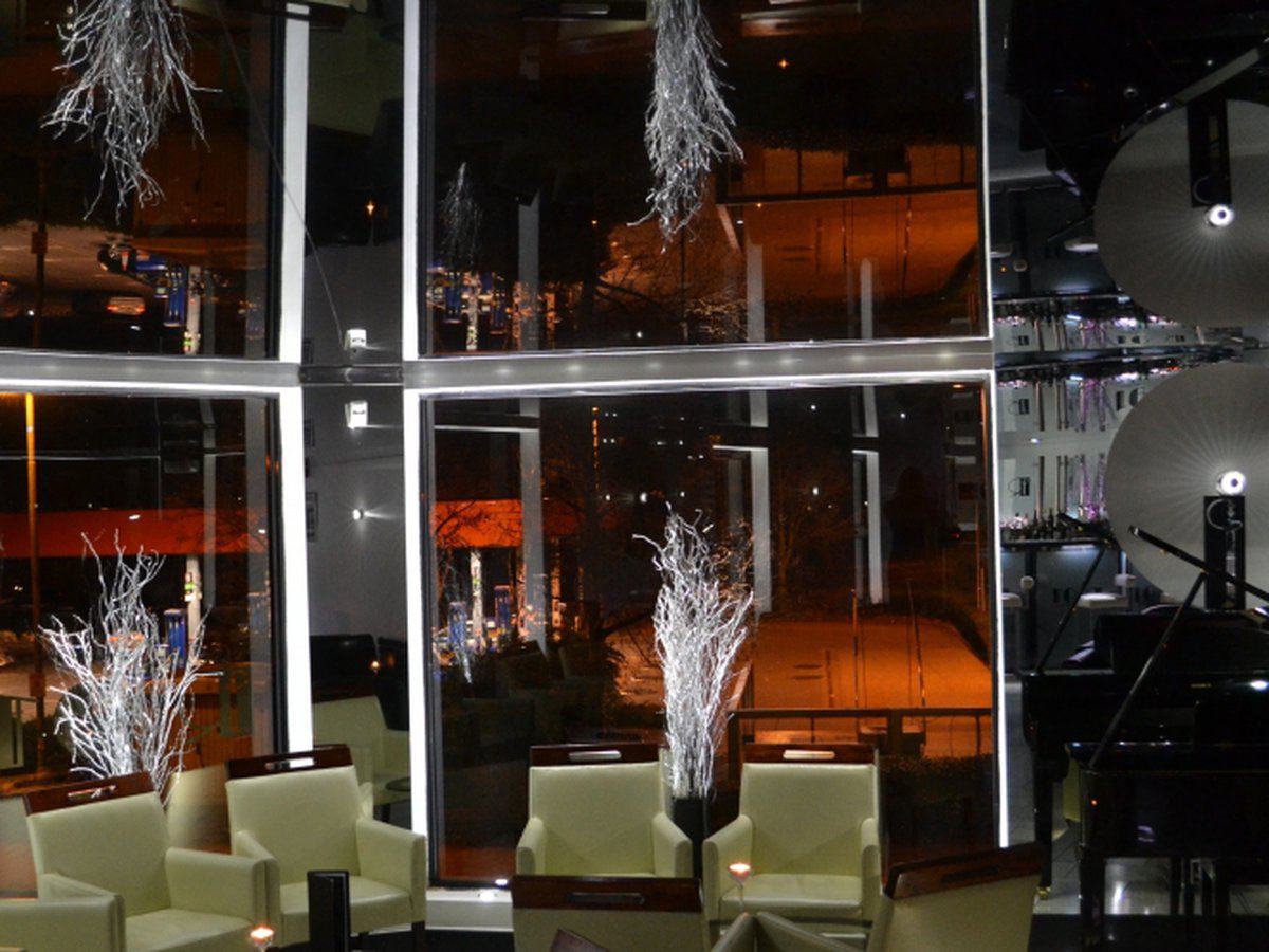 The R91 Piano Lounge